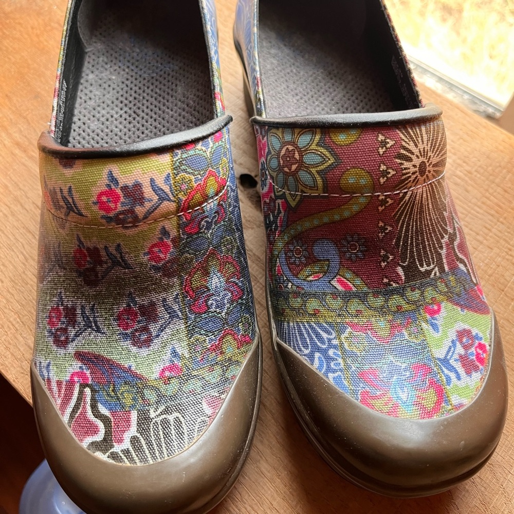 Dansko Multicolor Floral Mules /Clogs All weather material - Picture 2 of 13